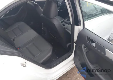 2015 Volkswagen Jetta 1.8T Se z USA, uszkodzony, nr VIN 3VWD17AJ5FM307942